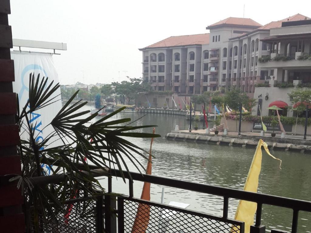 Quayside Hotel Malacca Exterior photo